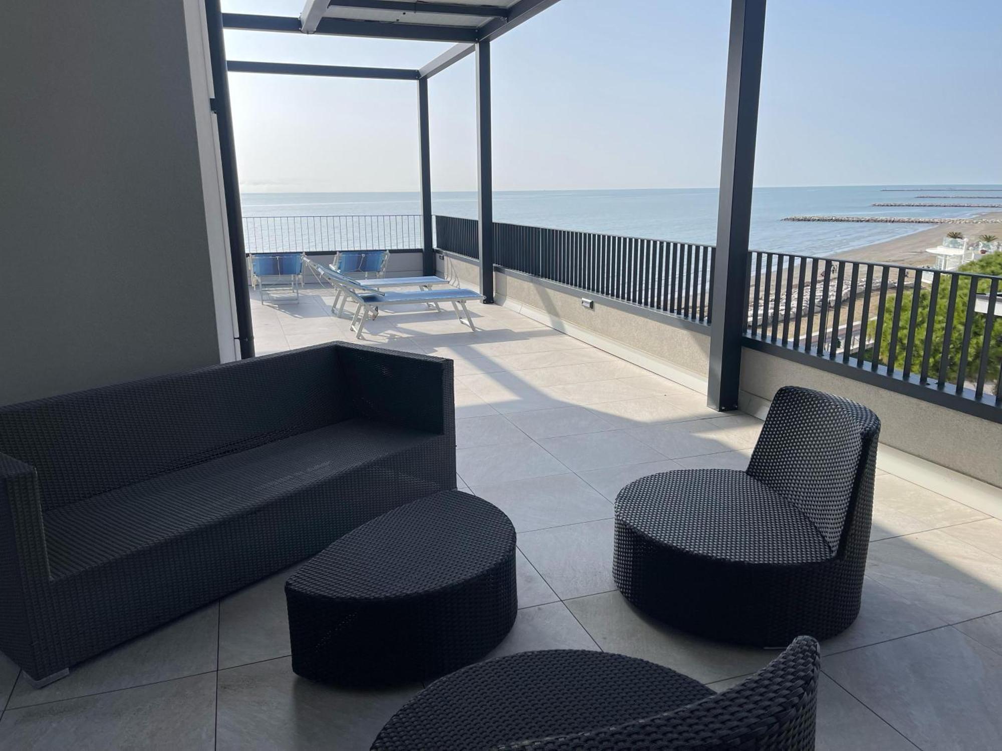 Nuovo Residence Serenissima Frontemare - Agenzia Cocal Caorle Eksteriør bilde