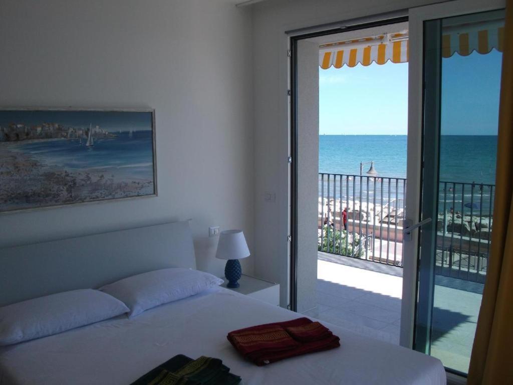 Nuovo Residence Serenissima Frontemare - Agenzia Cocal Caorle Eksteriør bilde